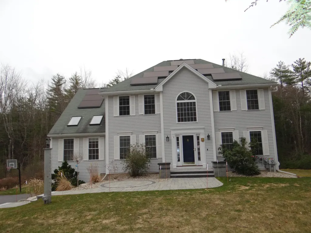 32 Stowell Road Bedford NH 03110