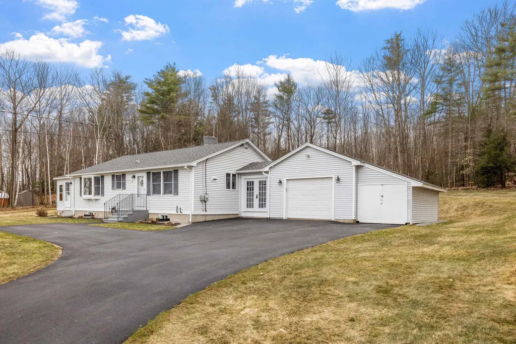 303 High Street Boscawen NH 03303