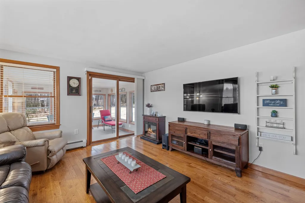 303 High Street Boscawen NH 03303
