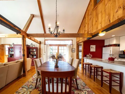 60 Pingree Lane Hartford VT 05059