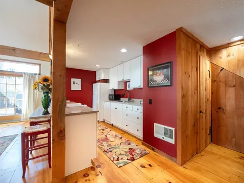 60 Pingree Lane Hartford VT 05059