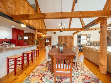 60 Pingree Lane Hartford VT 05059