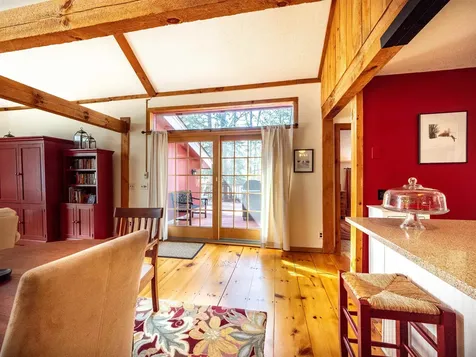 60 Pingree Lane Hartford VT 05059