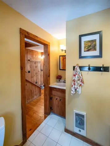 60 Pingree Lane Hartford VT 05059