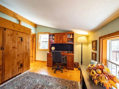 60 Pingree Lane Hartford VT 05059