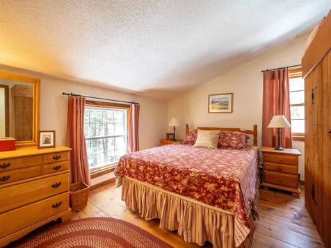 60 Pingree Lane Hartford VT 05059