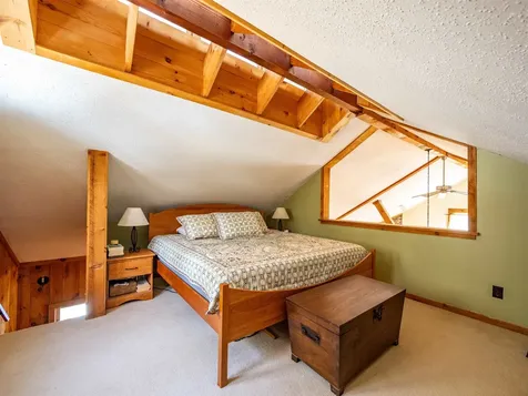 60 Pingree Lane Hartford VT 05059