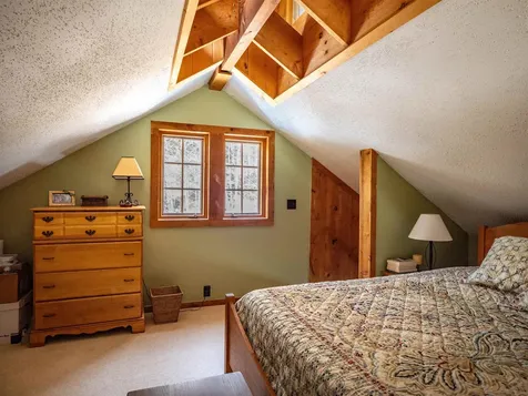 60 Pingree Lane Hartford VT 05059