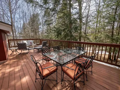 60 Pingree Lane Hartford VT 05059