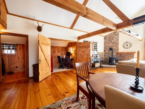 60 Pingree Lane Hartford VT 05059