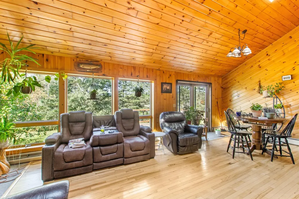 35 Lake View Drive Canaan VT 05903