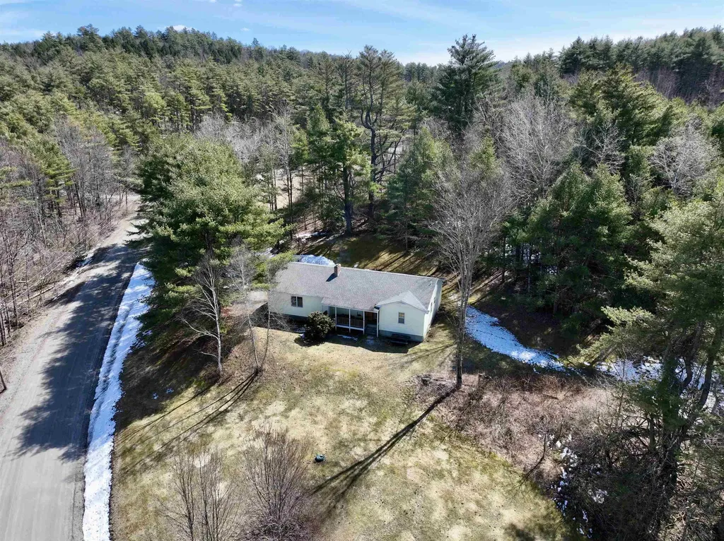 24 Rivervale Road Piermont NH 03779