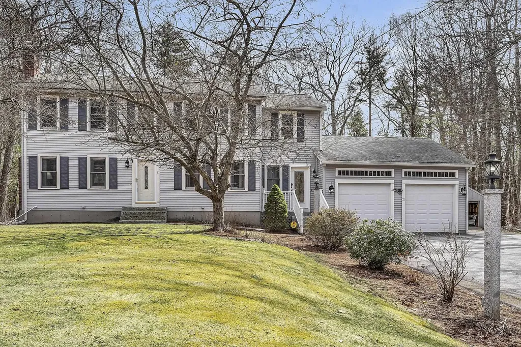 21 Dolores Avenue Derry NH 03038