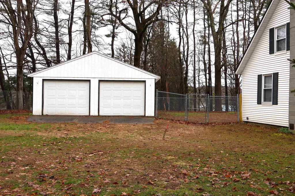 4 Wood Circle Hartland VT 05052