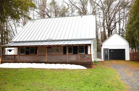 4 Wood Circle Hartland VT 05052