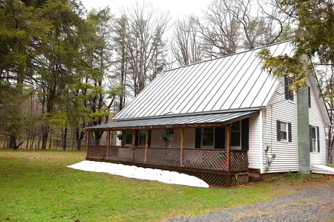4 Wood Circle Hartland VT 05052