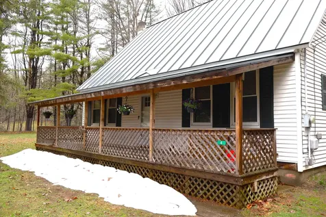 4 Wood Circle Hartland VT 05052