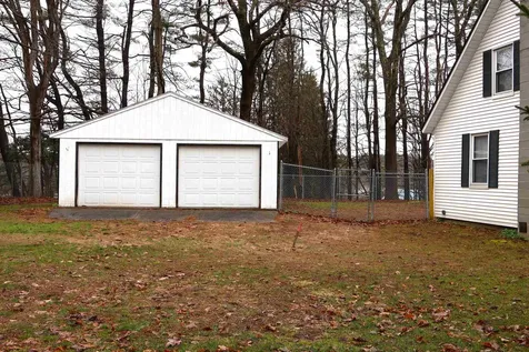 4 Wood Circle Hartland VT 05052