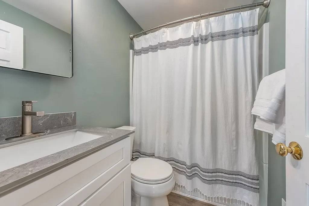 627 Colonial Drive Portsmouth NH 03801