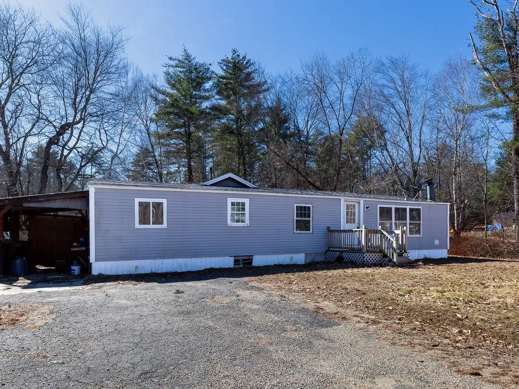 25 Riverside Drive Raymond NH 03077