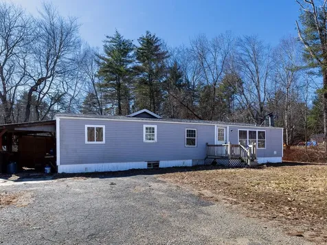 25 Riverside Drive Raymond NH 03077