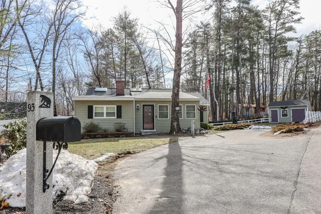 93 Pendleton Road Laconia NH 03246