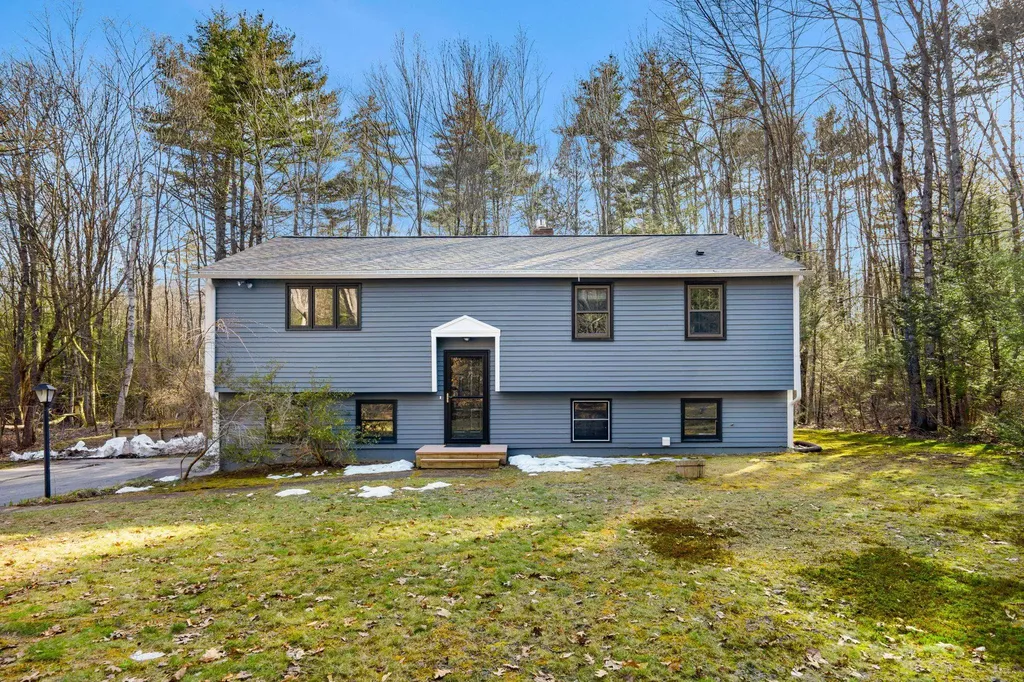48 Old Stage Road Madbury NH 03823
