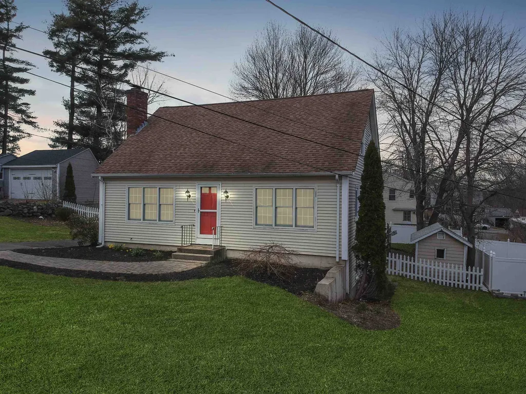 34 Damon Avenue Nashua NH 03064