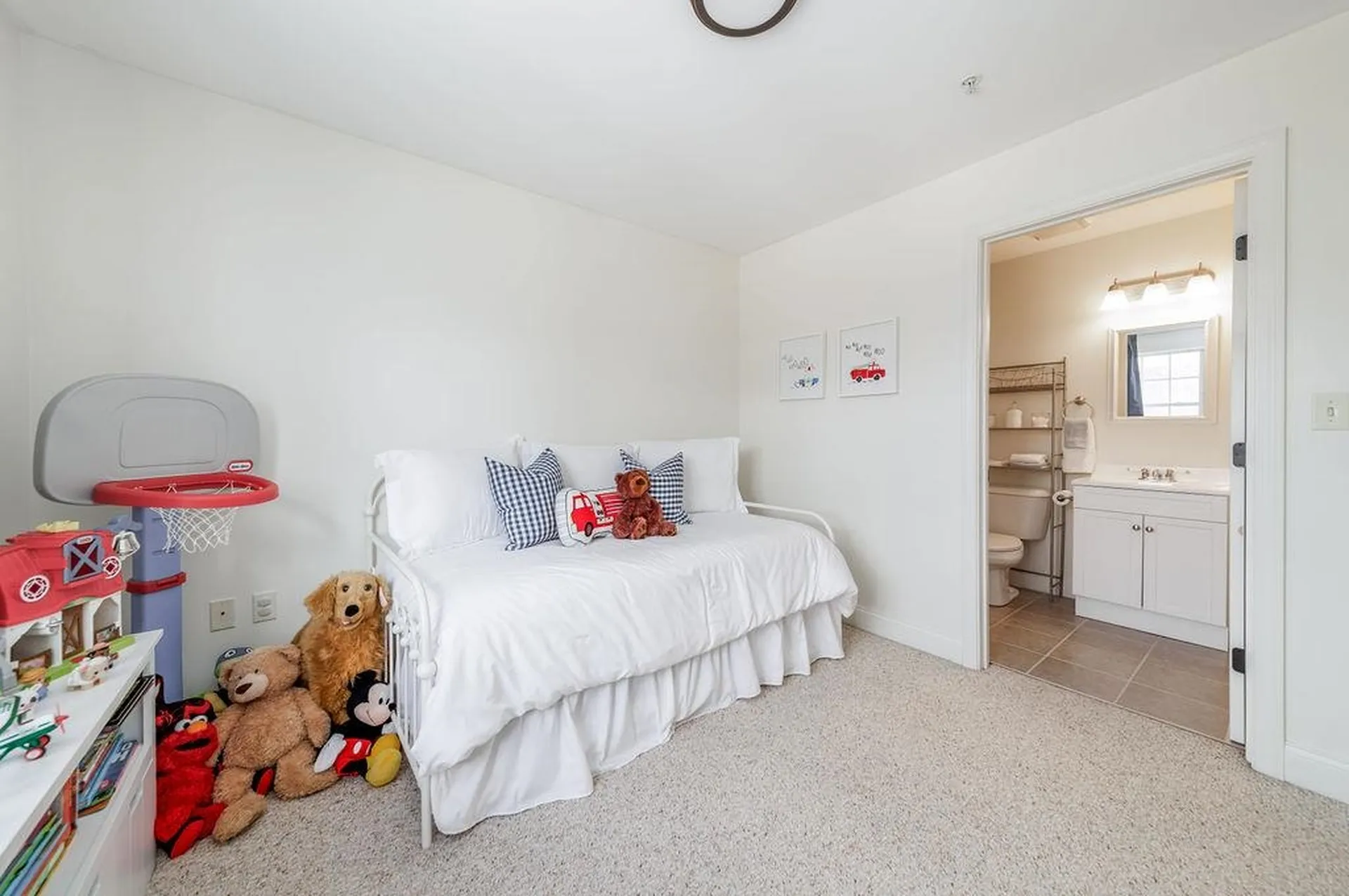 58 Winston Drive Hartford VT 05088