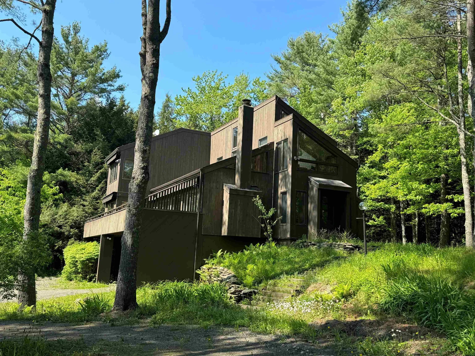 374 Fairbanks Turn Hartford VT 05059