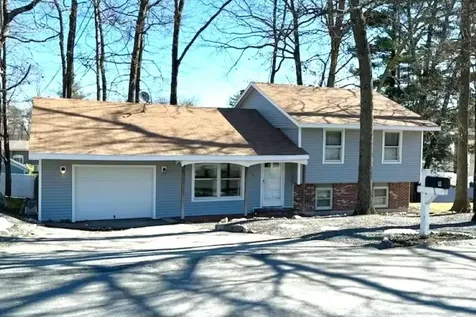 9 Friar Tuck Lane Nashua NH 03062