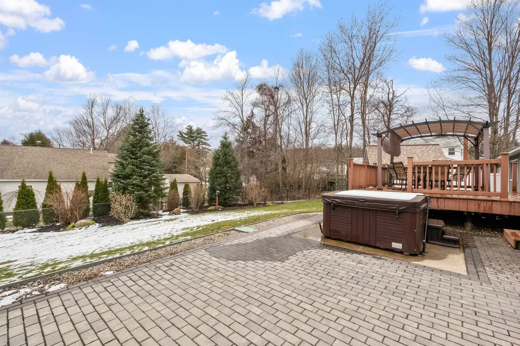 6 Shady Lane Merrimack NH 03054
