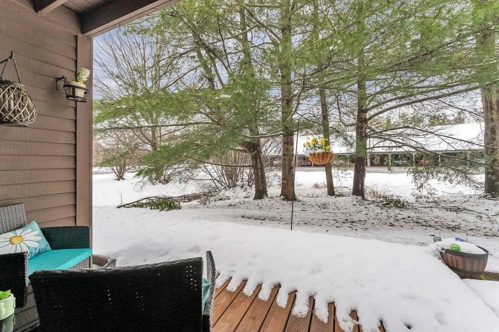 53 Twin Oaks Terrace South Burlington VT 05403