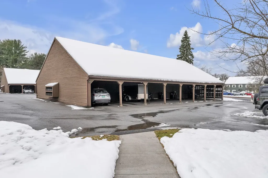 53 Twin Oaks Terrace South Burlington VT 05403