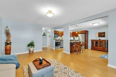 53 Twin Oaks Terrace South Burlington VT 05403