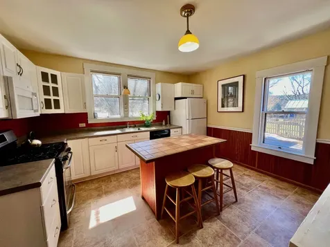 16 Vermont Avenue Brattleboro VT 05301