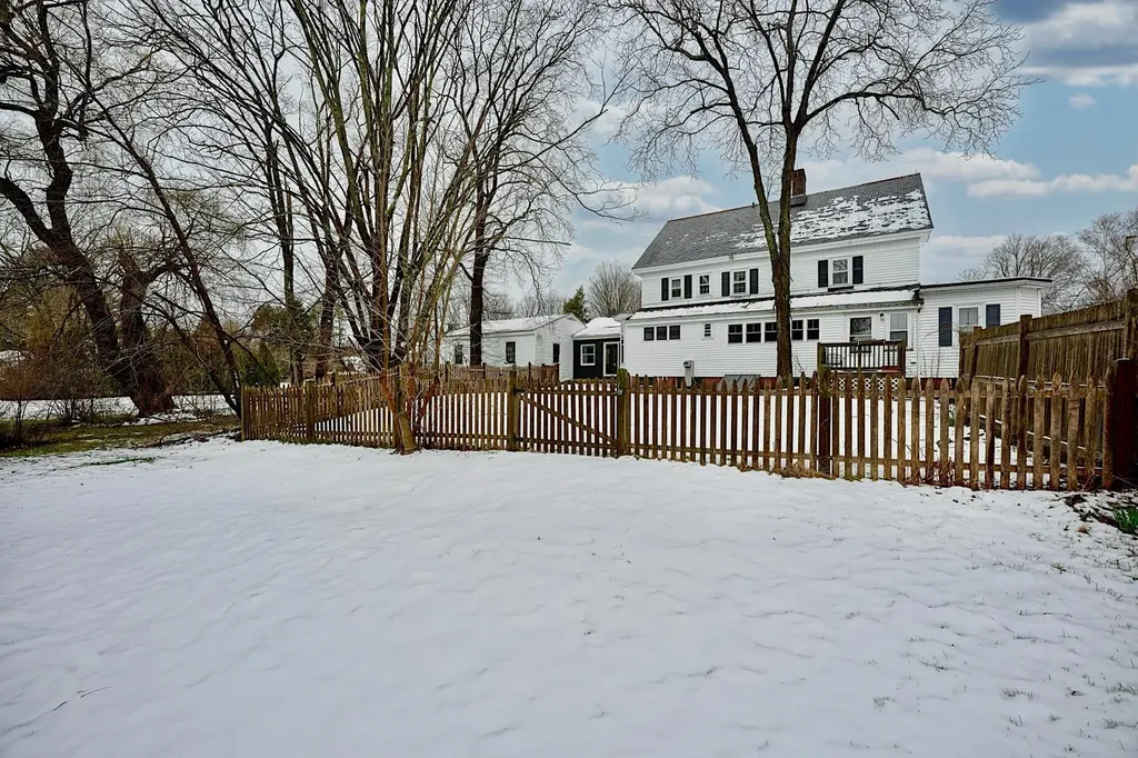 14 Kensington Road Hampton Falls NH 03844