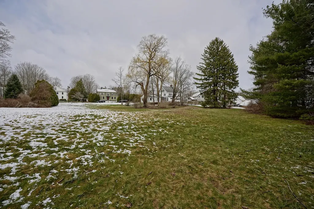 14 Kensington Road Hampton Falls NH 03844
