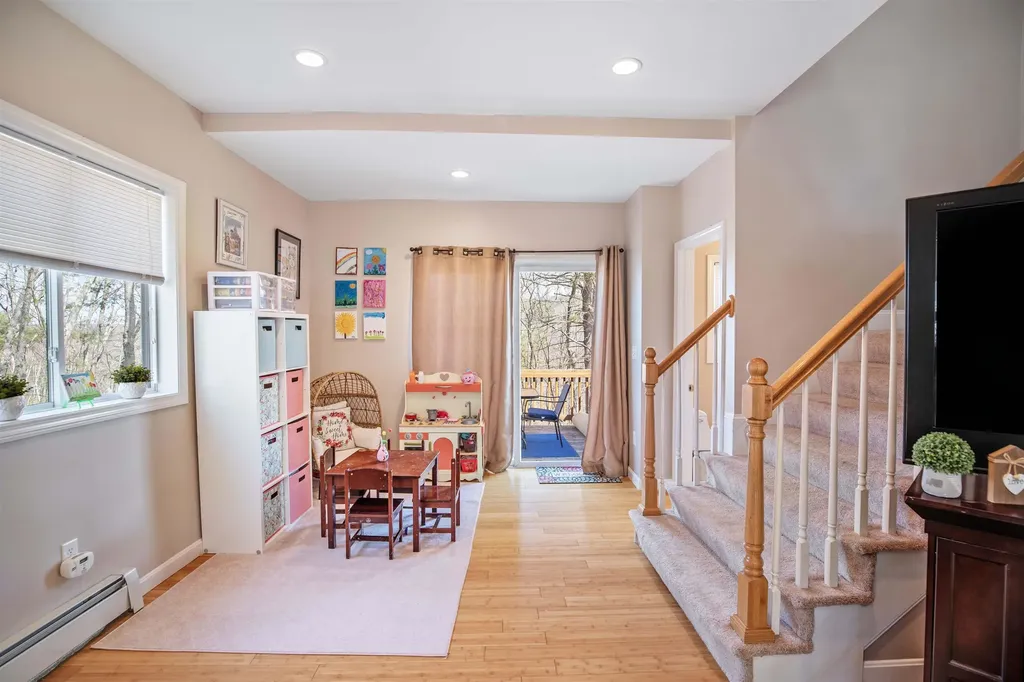 31 Leonard Avenue Hooksett NH 03106