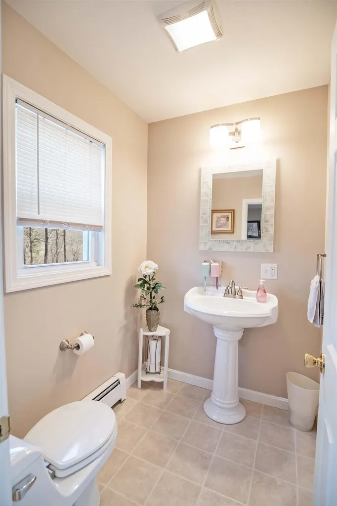 31 Leonard Avenue Hooksett NH 03106