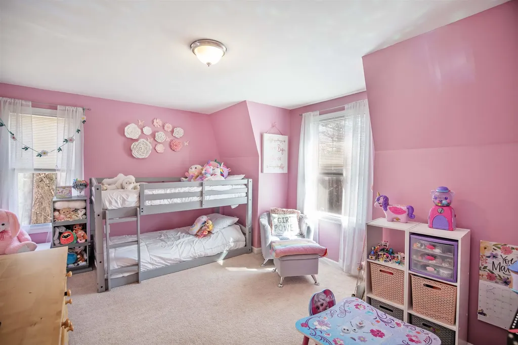 31 Leonard Avenue Hooksett NH 03106