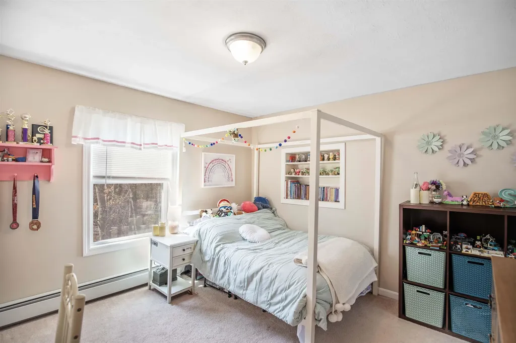 31 Leonard Avenue Hooksett NH 03106