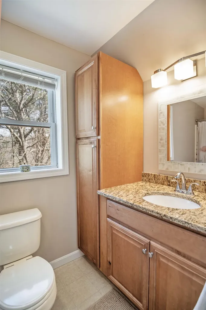 31 Leonard Avenue Hooksett NH 03106