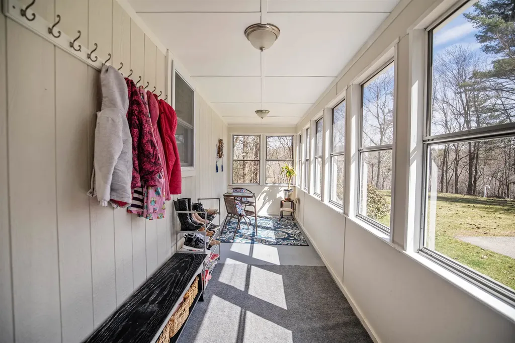 31 Leonard Avenue Hooksett NH 03106