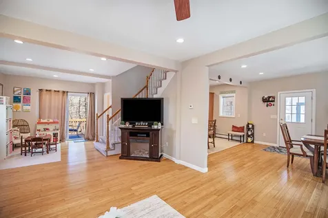 31 Leonard Avenue Hooksett NH 03106