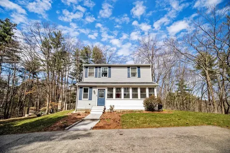 31 Leonard Avenue Hooksett NH 03106