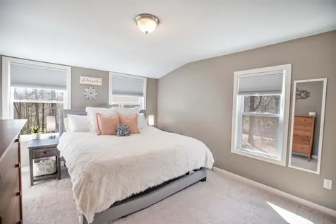 31 Leonard Avenue Hooksett NH 03106