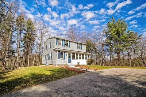 31 Leonard Avenue Hooksett NH 03106