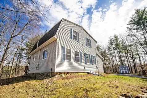 31 Leonard Avenue Hooksett NH 03106