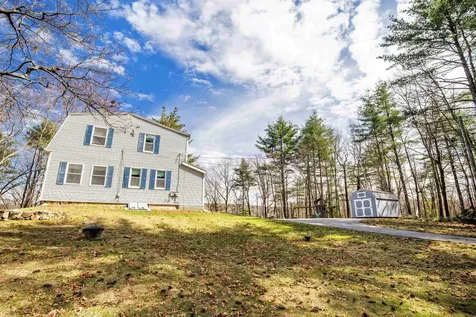 31 Leonard Avenue Hooksett NH 03106